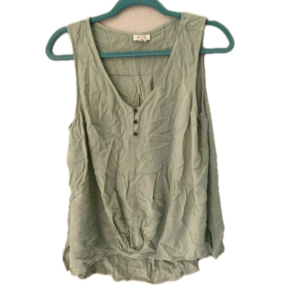 A.n.a spring twisted front top Sz L